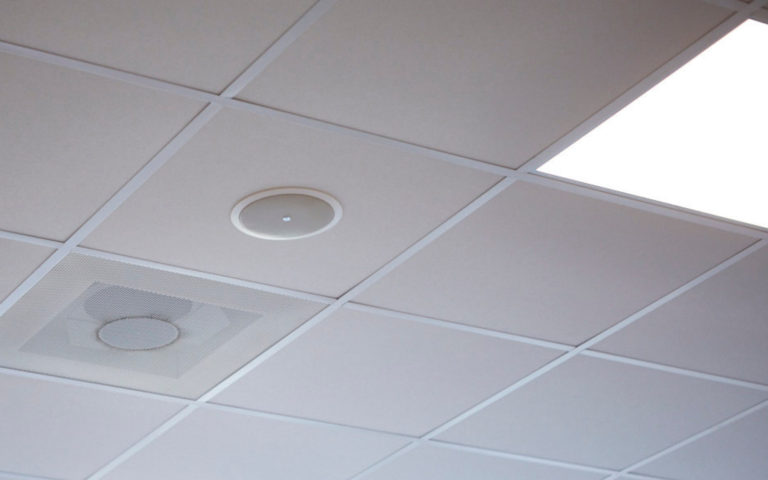 Speakers voor videoconferencing in de vergaderruimte