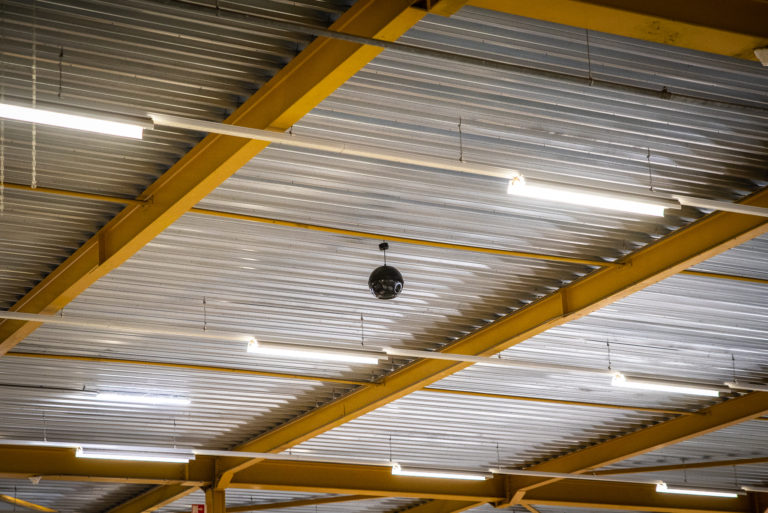 geluidsinstallatie bedrijfshal