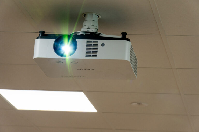 Sony projector 4000 lumen