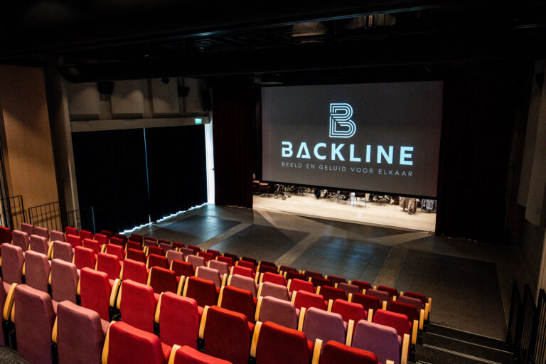theaterzaal multifunctionele accommodatie De Bernardus in Made